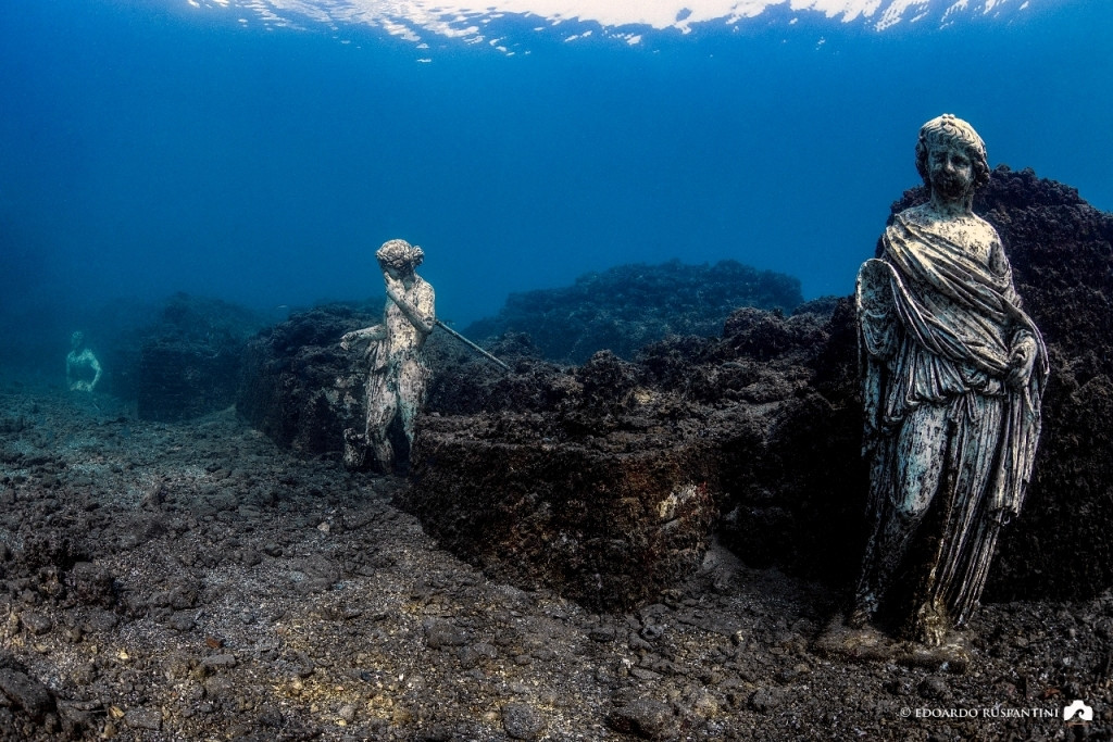 sea-heritage-subaia-statue