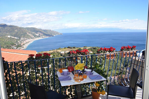 Taormina-bed-breakfast-sea-heritage